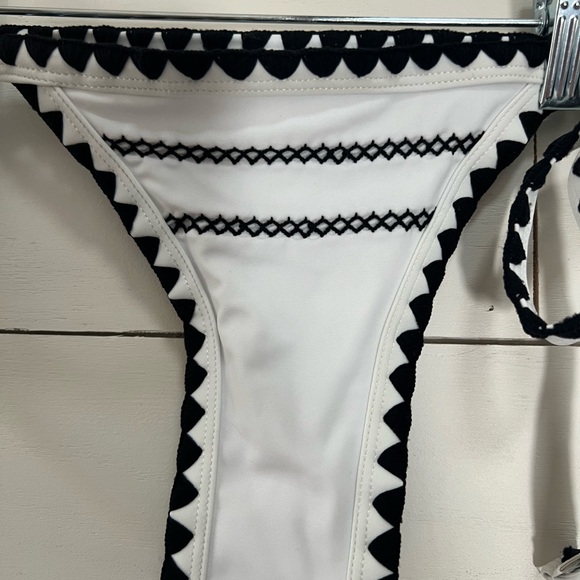 Embroidered Black and White Cheeky Bikini Bottom Tie Sides NWOT size Medium - Picture 2 of 6